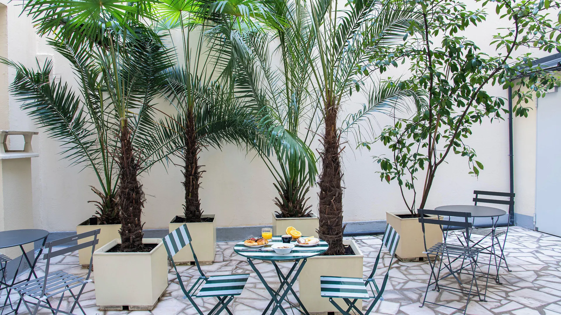 7 Hôtels Centraux dans le 10e Arr. qui Méritent l'Attention