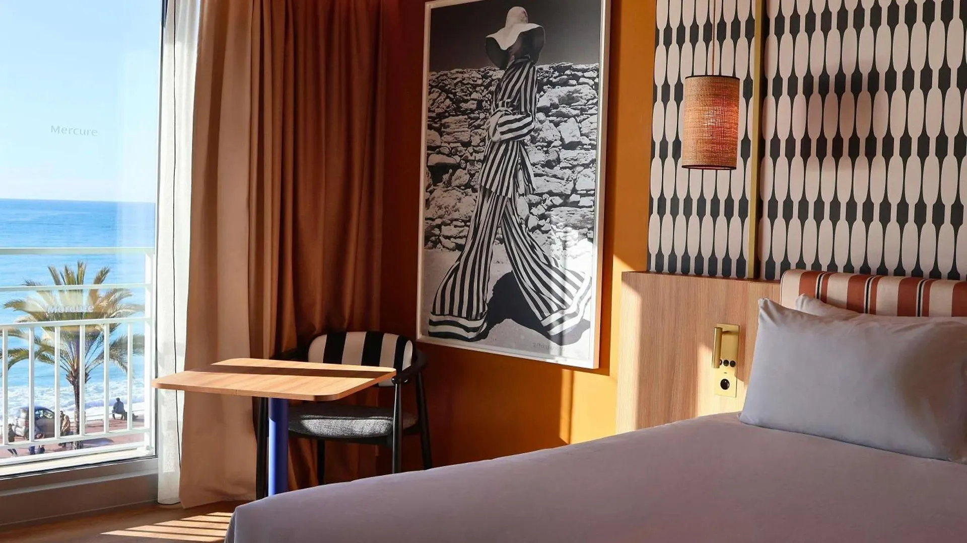 7 Hôtels Proches Aéroport sur la Promenade des Anglais à Nice