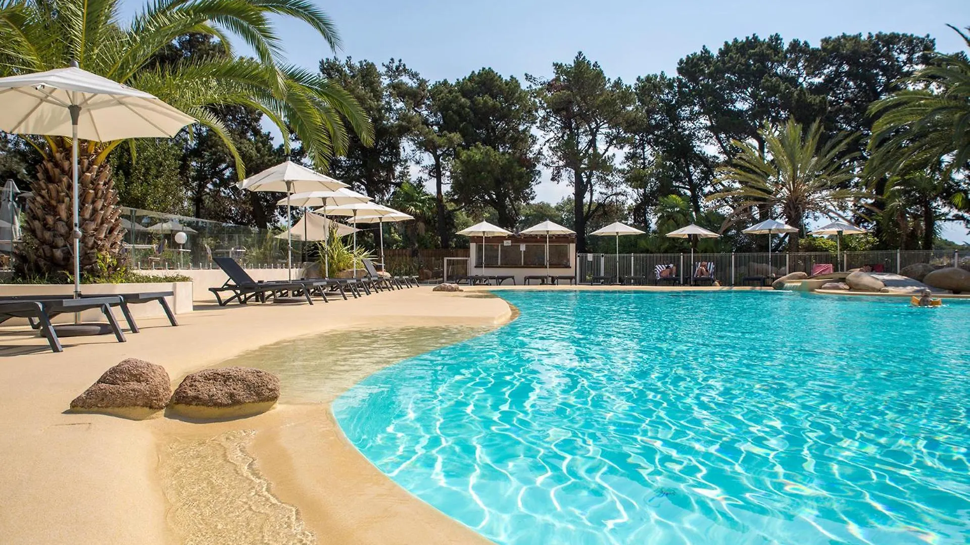 4 Resorts Proches des Cinémas Le Laetitia à Ajaccio