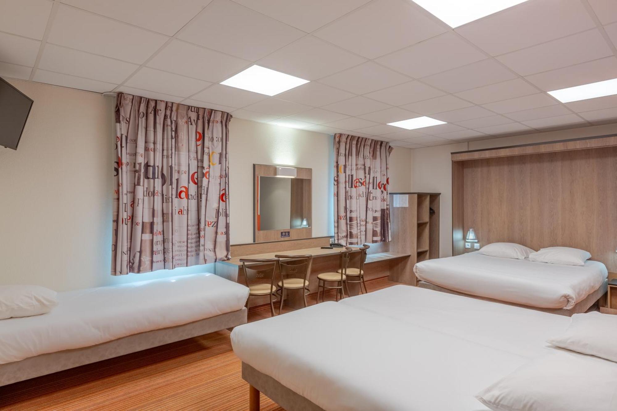 Séjourner près du Stade Nautique Pierre de Coubertin : 7 Hôtels Comparés